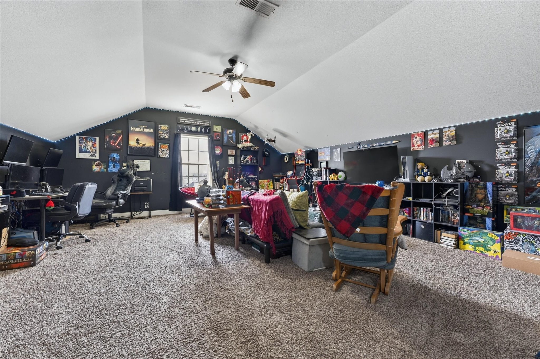 736 Crestone Ln