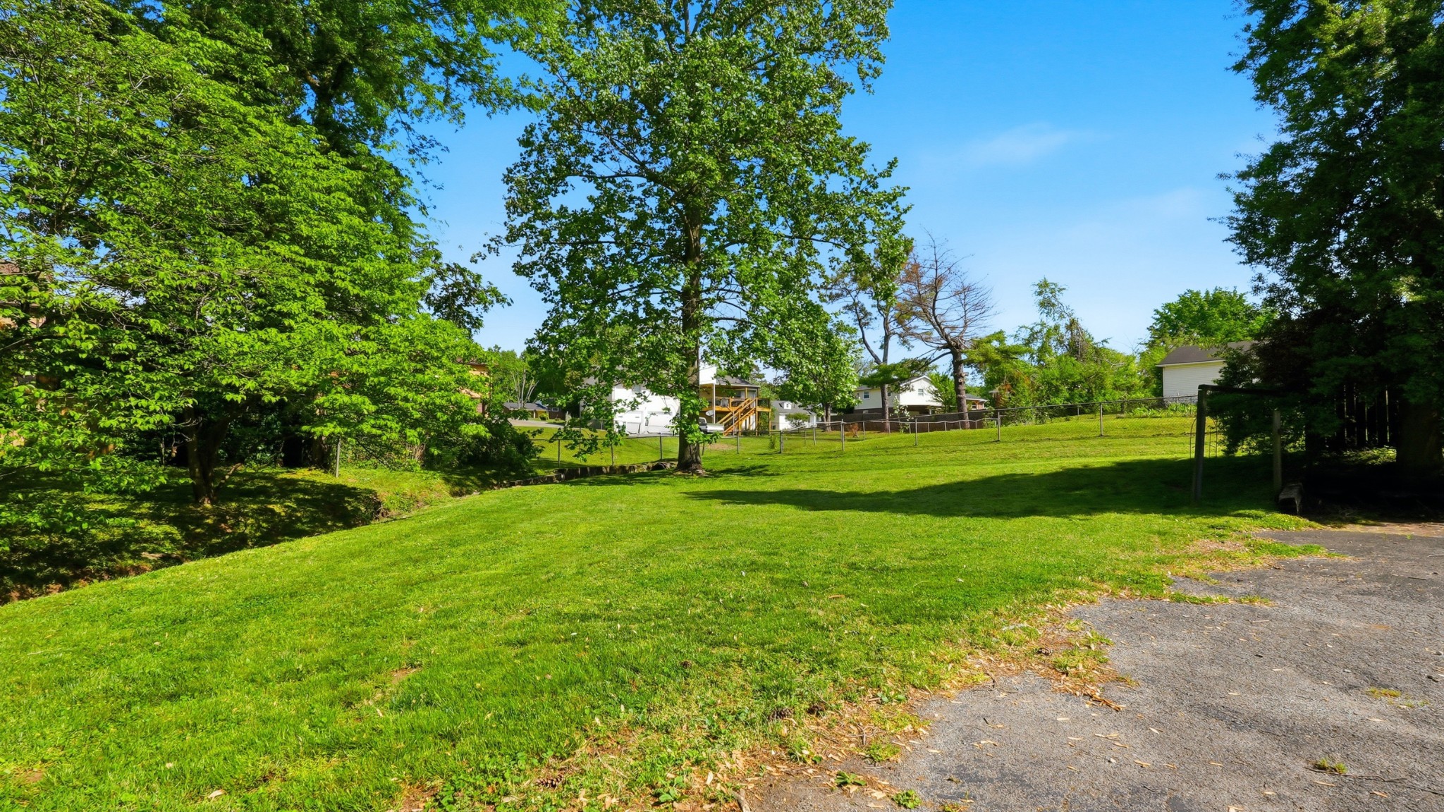 648 Des Moines Dr