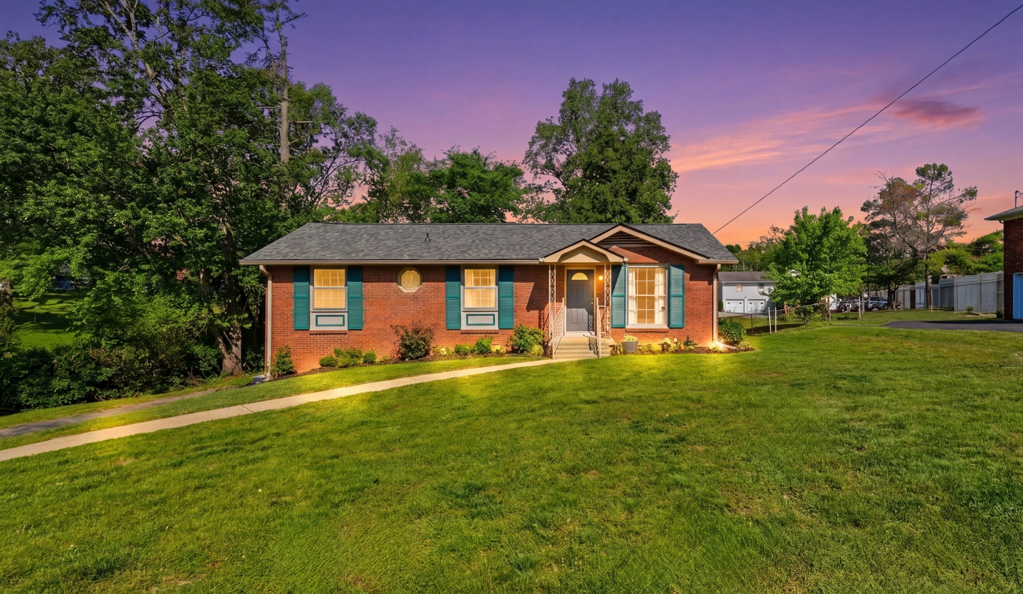 648 Des Moines Dr