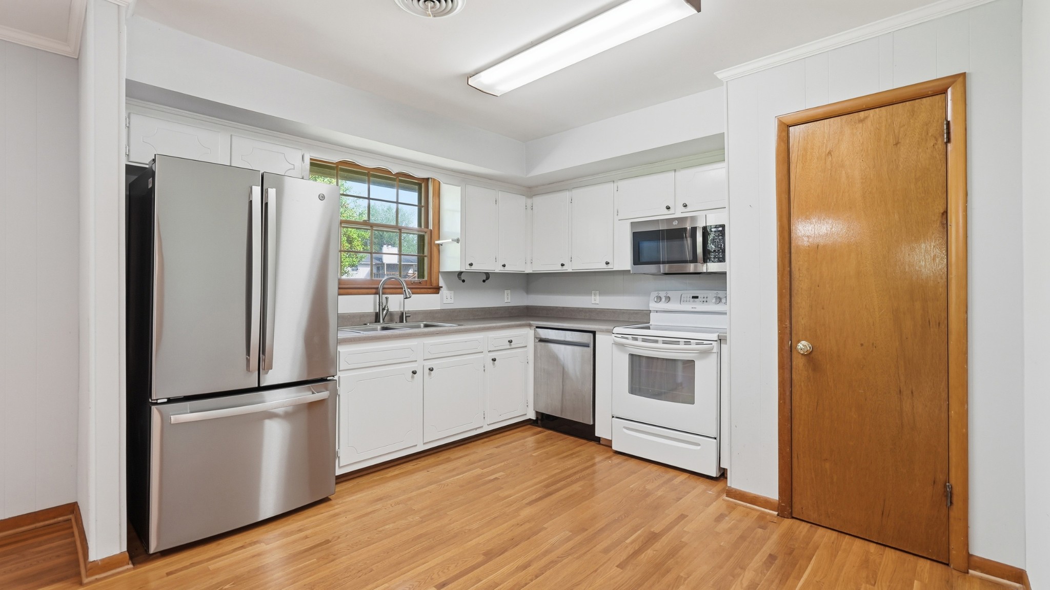 648 Des Moines Dr