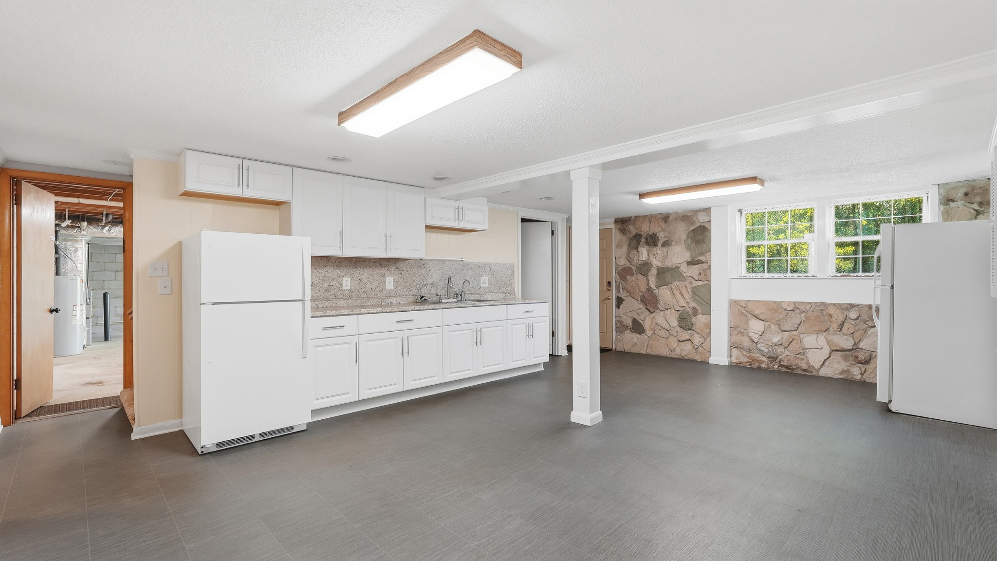 648 Des Moines Dr