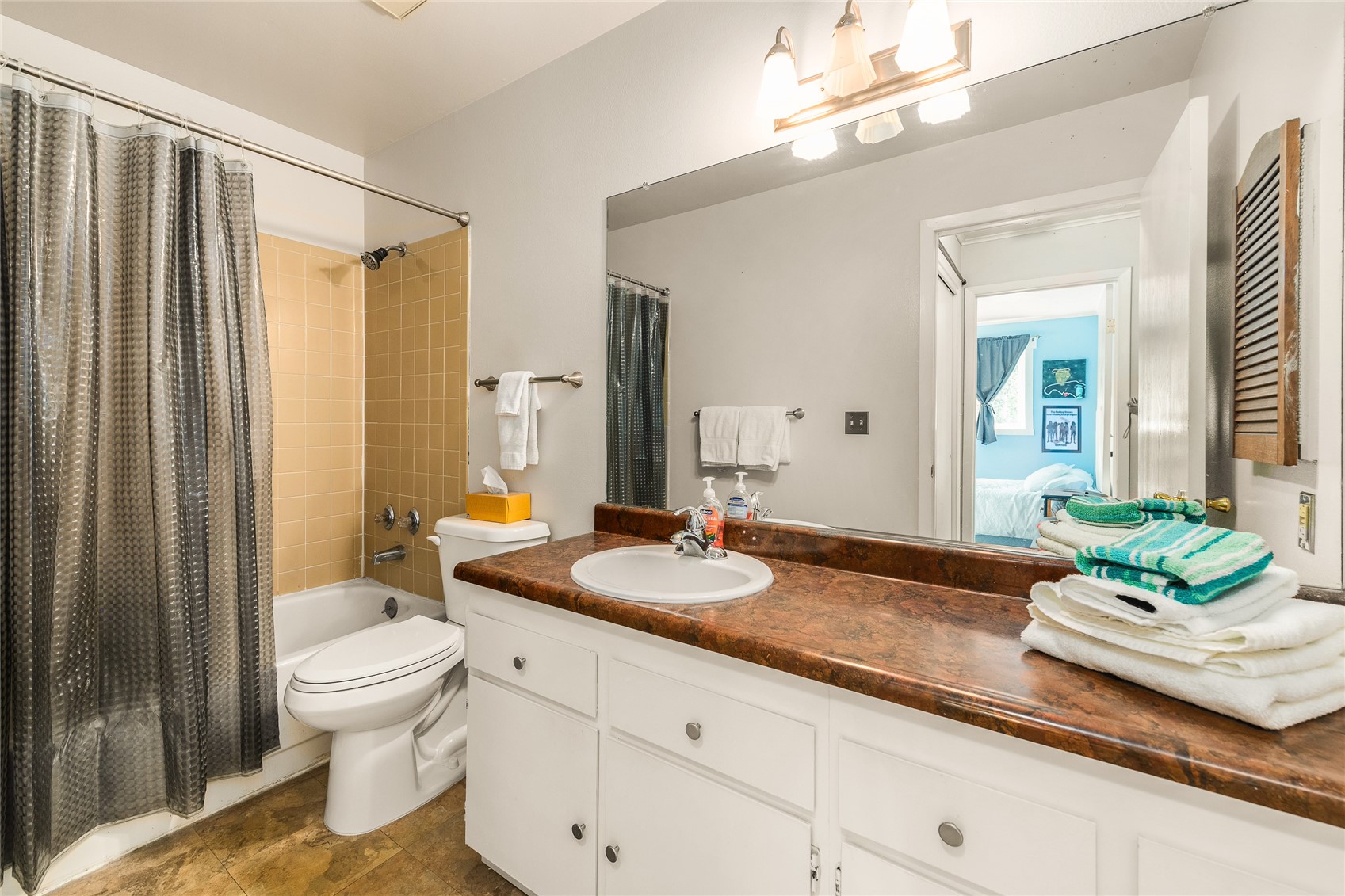 1320 Athens Plaza 3