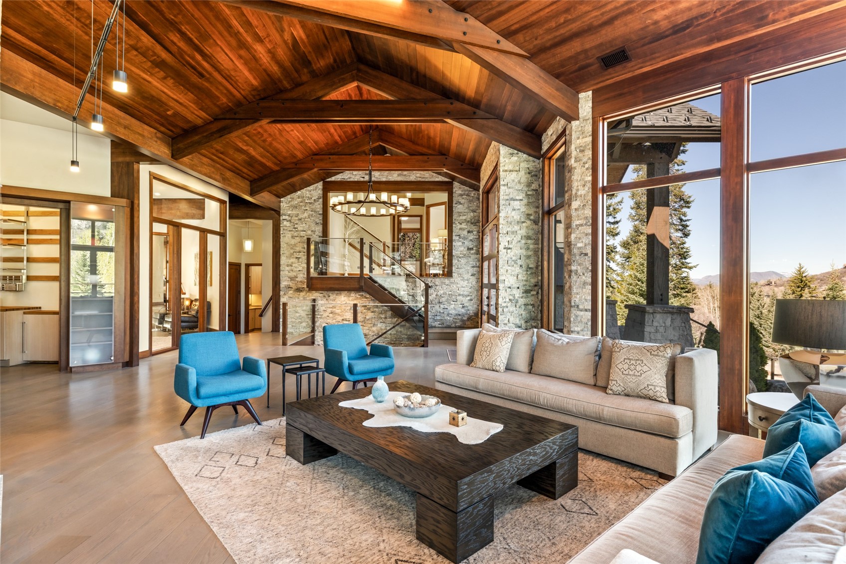 1016 Steamboat BOULEVARD