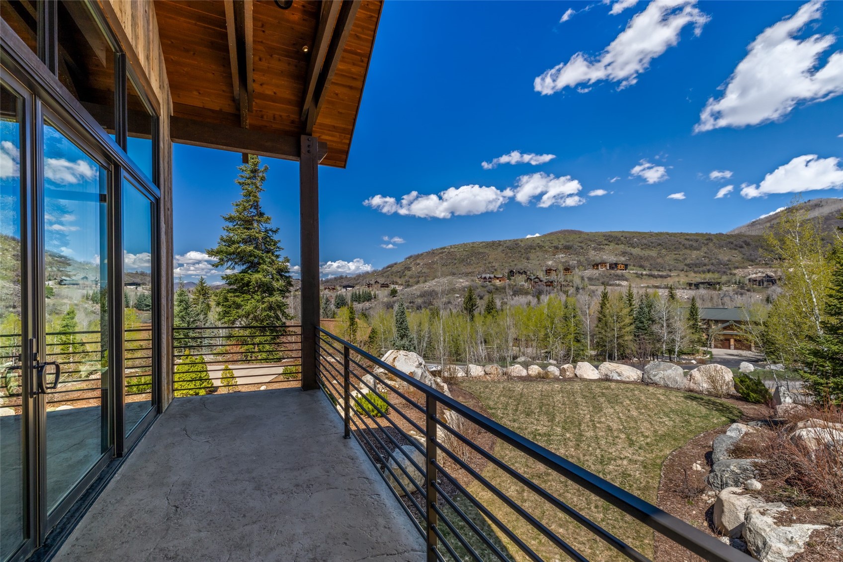 1016 Steamboat BOULEVARD