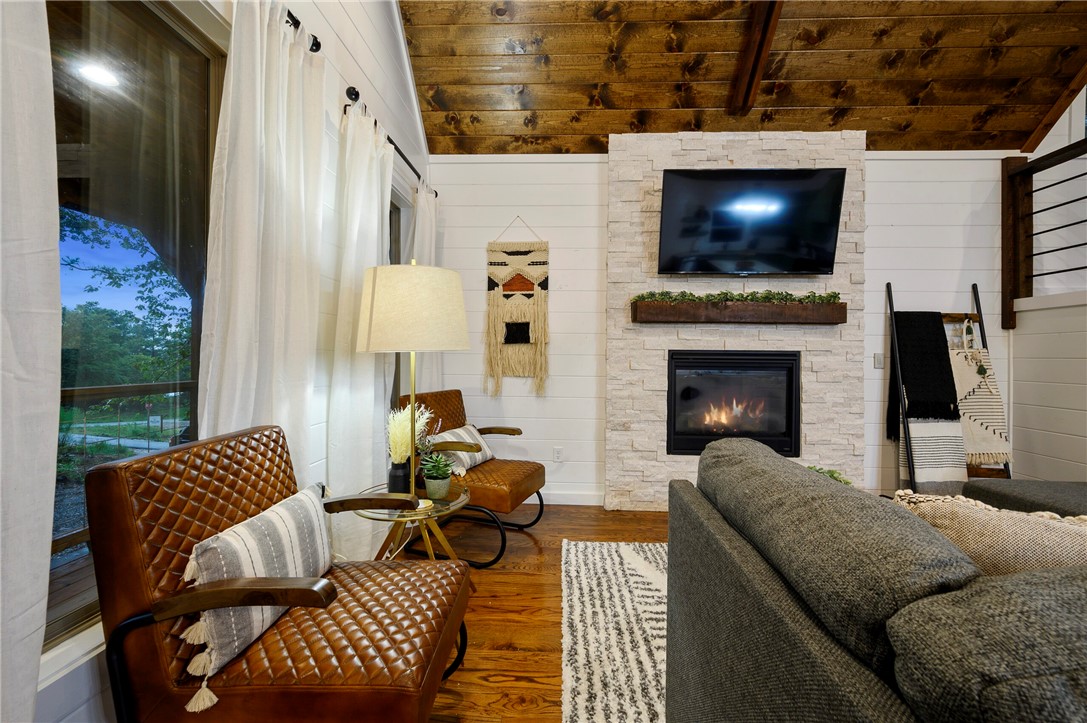 407 Pickleberry Trail