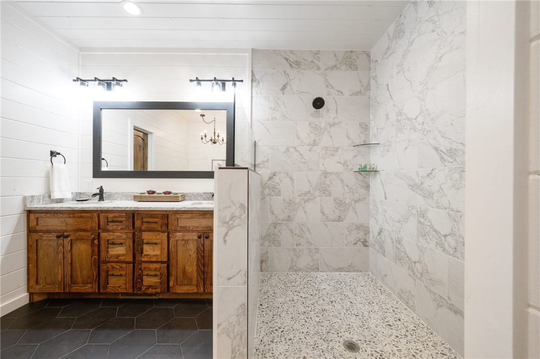 407 Pickleberry Trail