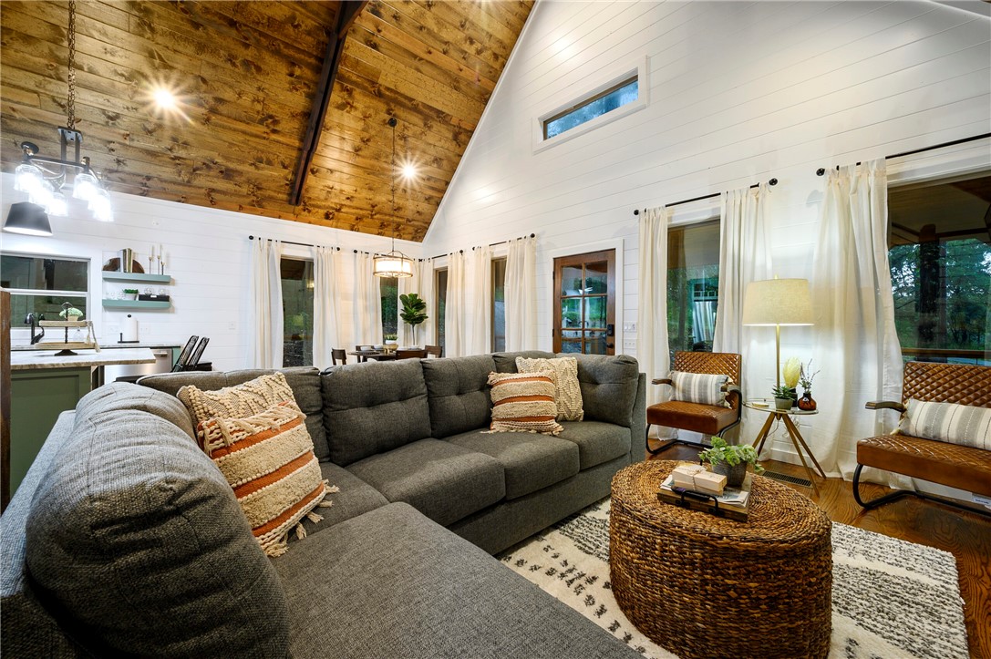 407 Pickleberry Trail