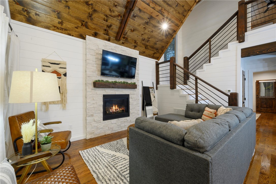 407 Pickleberry Trail