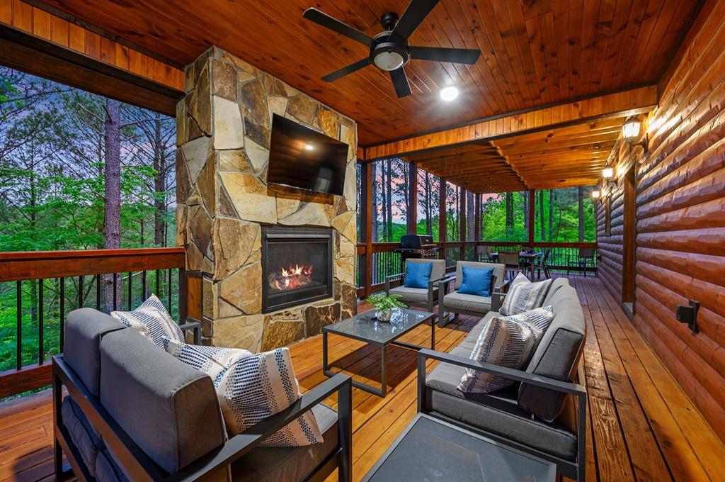 143 Gnarly Maple Trail