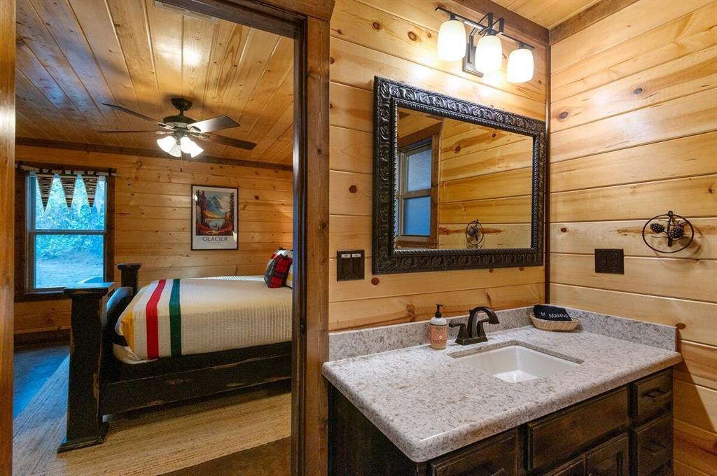 565 Sugar Pine Loop