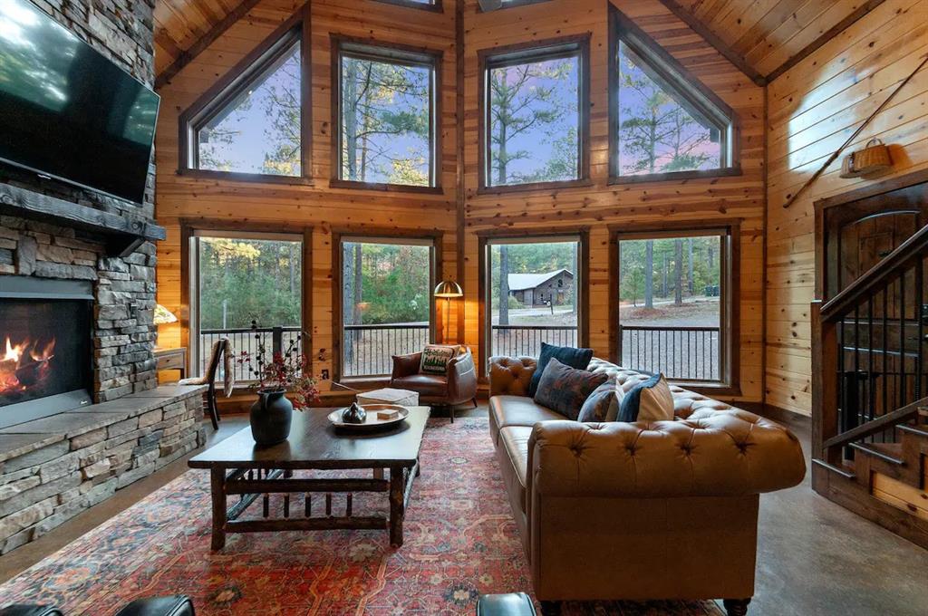 565 Sugar Pine Loop