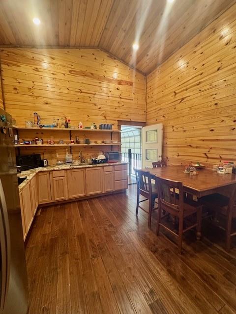 204 W Sherry Lane