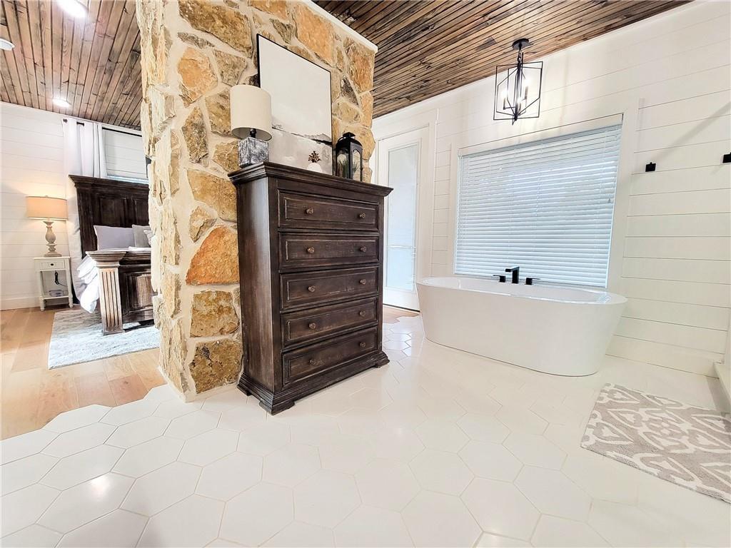 72 Green Persimmon Trail