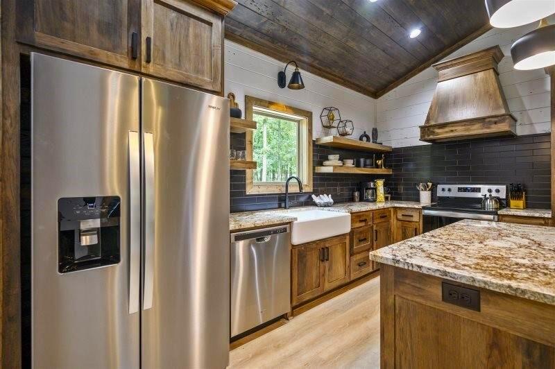 114 Sweet Apple Trail