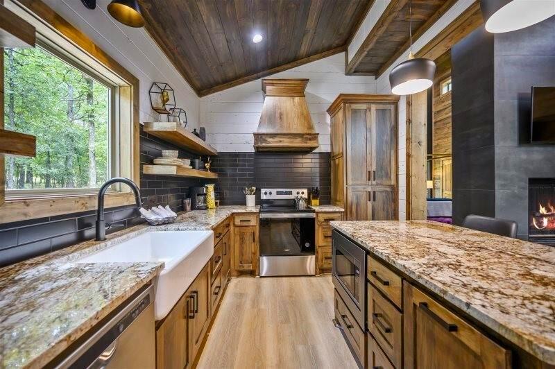 114 Sweet Apple Trail