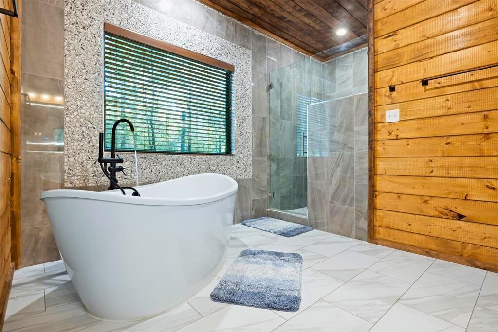 232 Carter Valley Lane