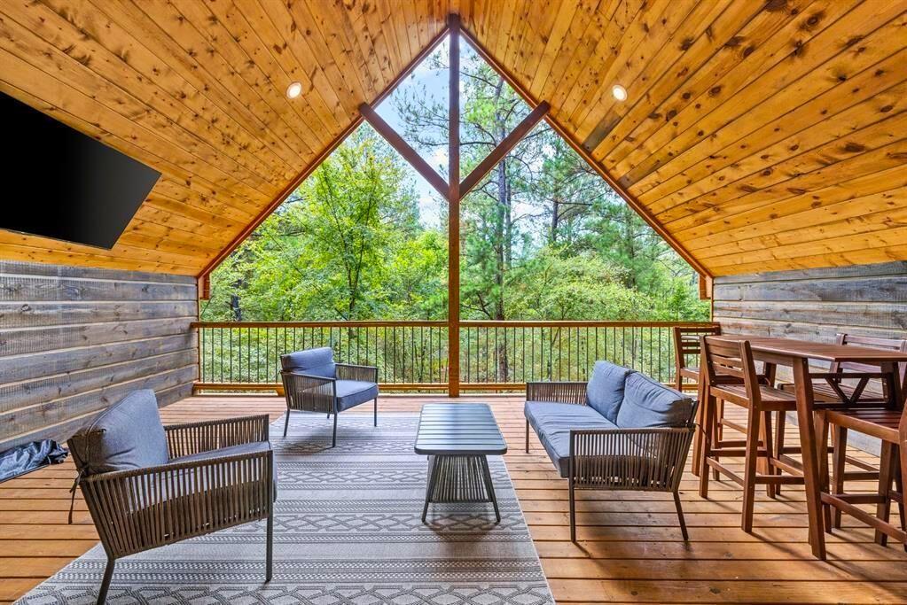 232 Carter Valley Lane