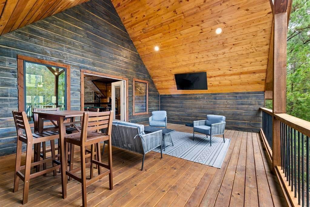 232 Carter Valley Lane