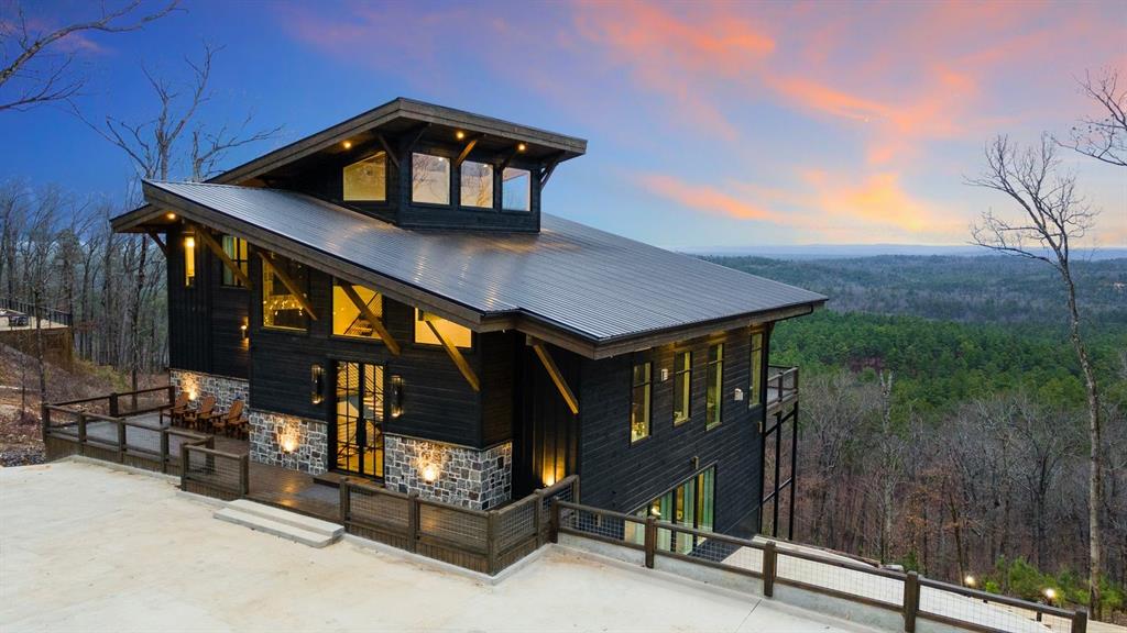 462 Moonshiner Springs Trail