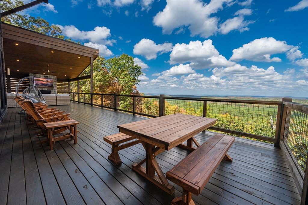 462 Moonshiner Springs Trail