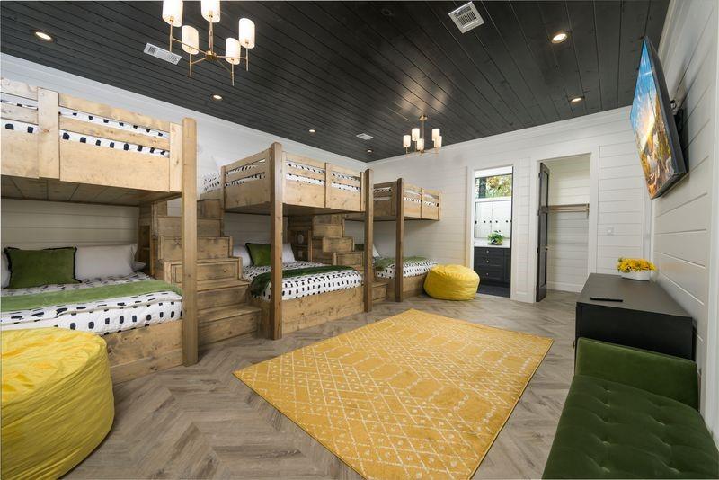 462 Moonshiner Springs Trail