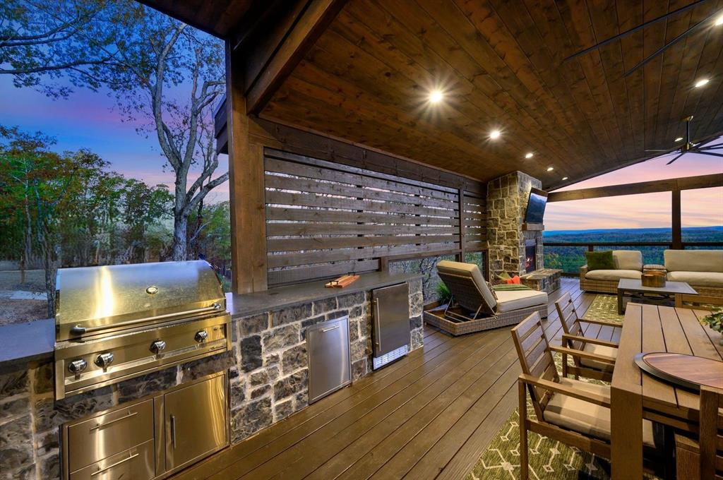 462 Moonshiner Springs Trail