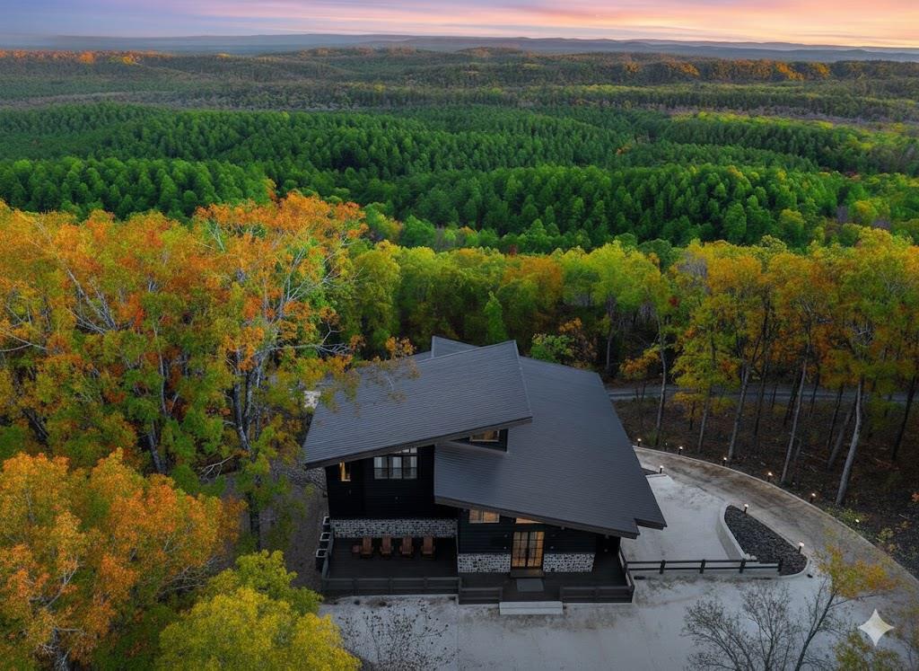 462 Moonshiner Springs Trail