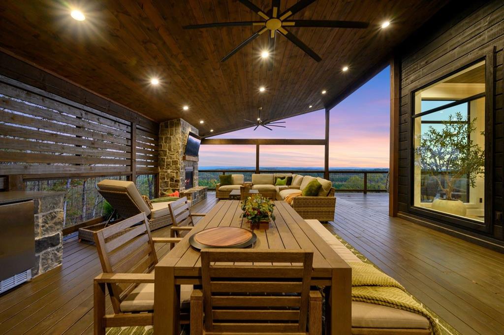 462 Moonshiner Springs Trail