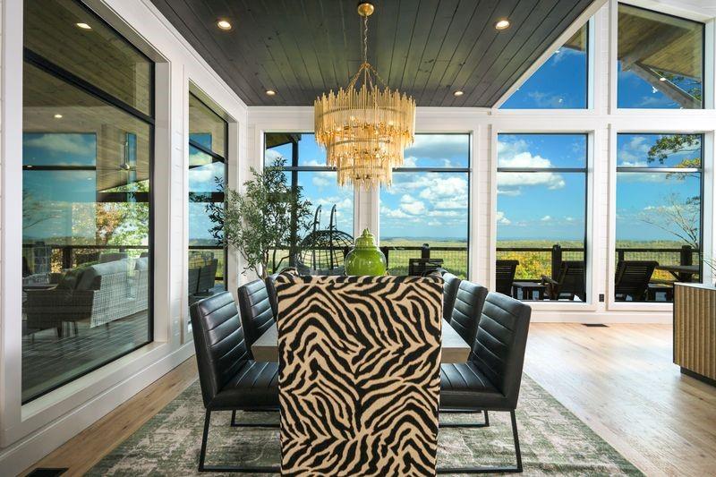 462 Moonshiner Springs Trail