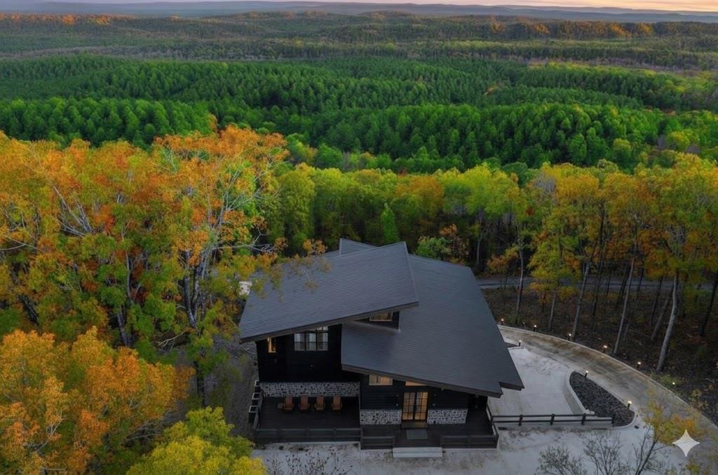 462 Moonshiner Springs Trail