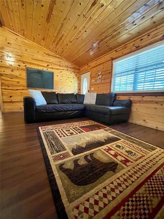 609 Canoe Road