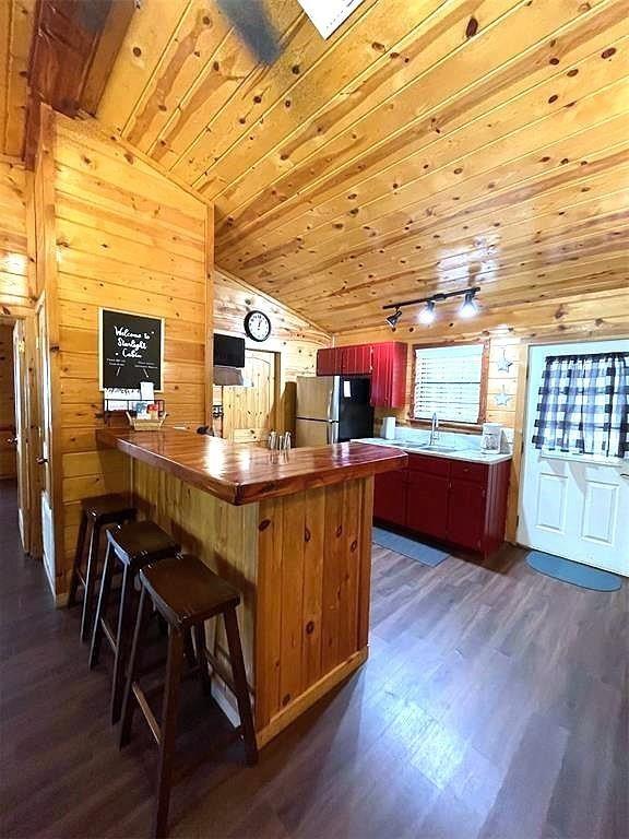 609 Canoe Road