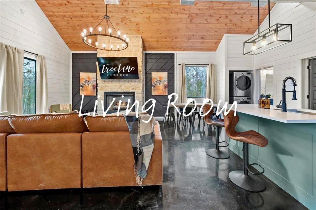 36 Winding Hemlock Circle