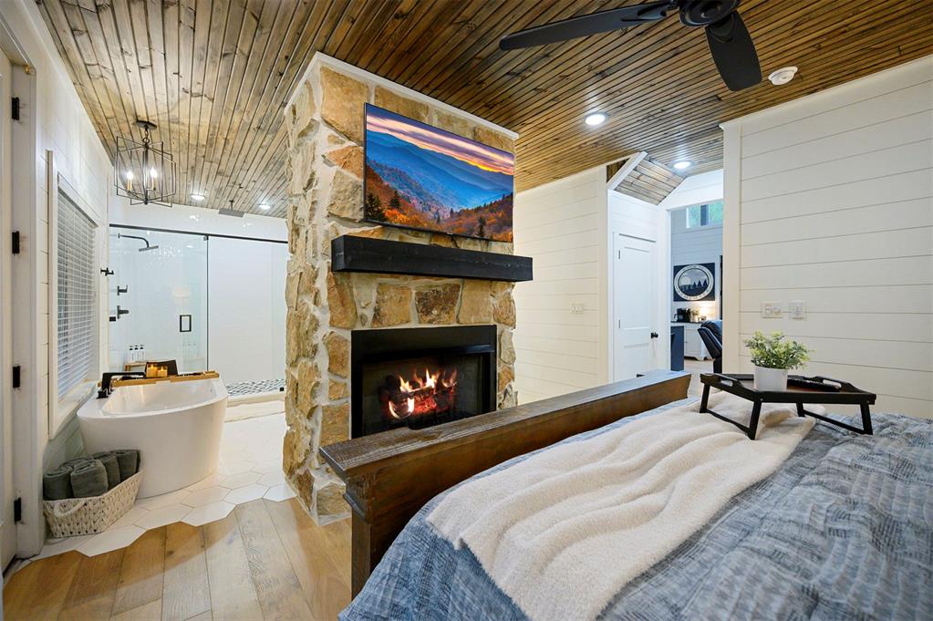 72 Green Persimmon Trail