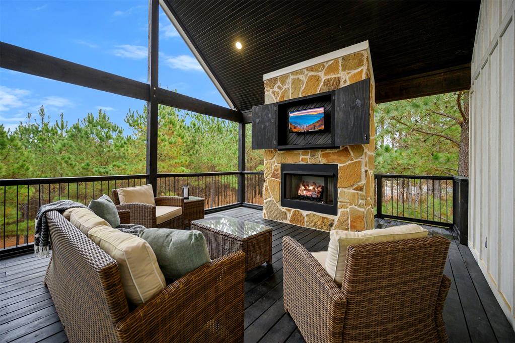 72 Green Persimmon Trail