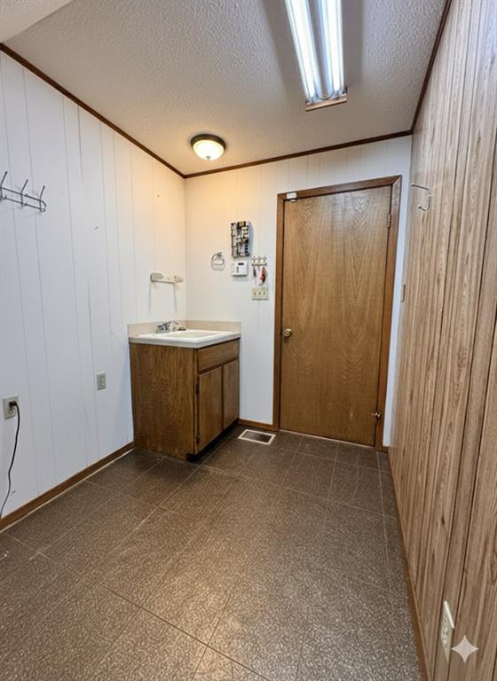 1089 Peninsula Drive