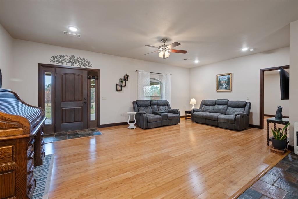 8828 SE HWY-63