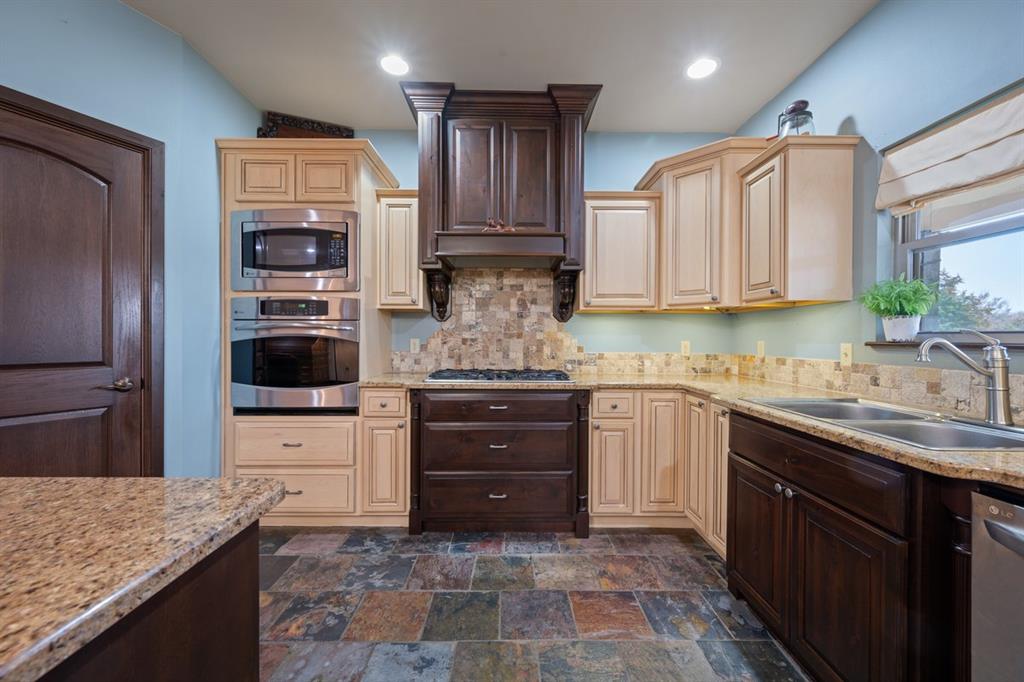 8828 SE HWY-63