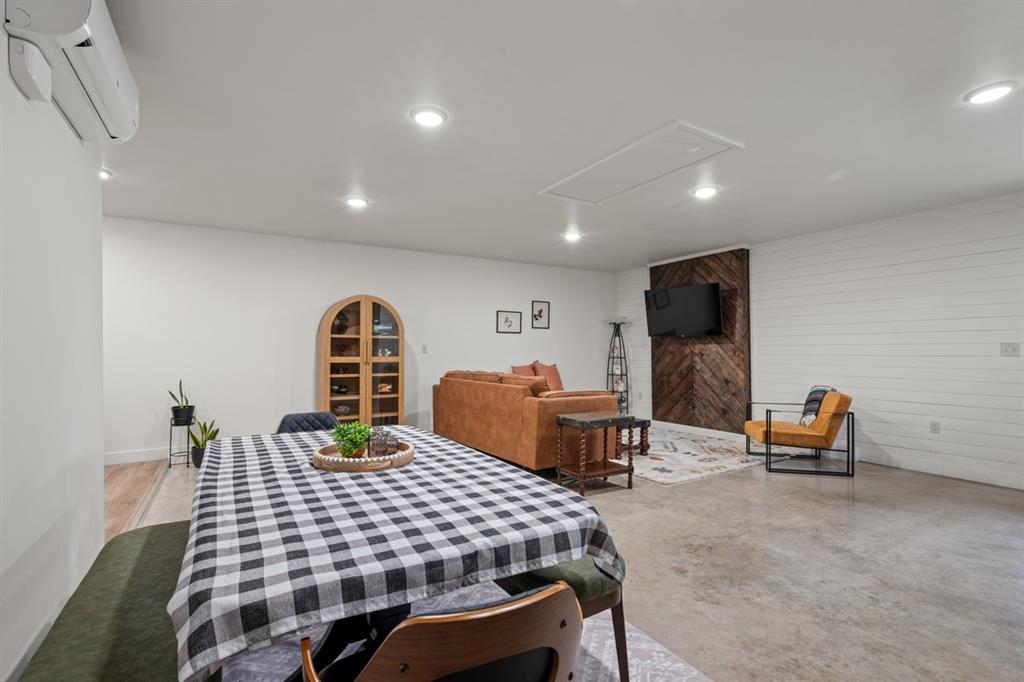8828 SE HWY-63