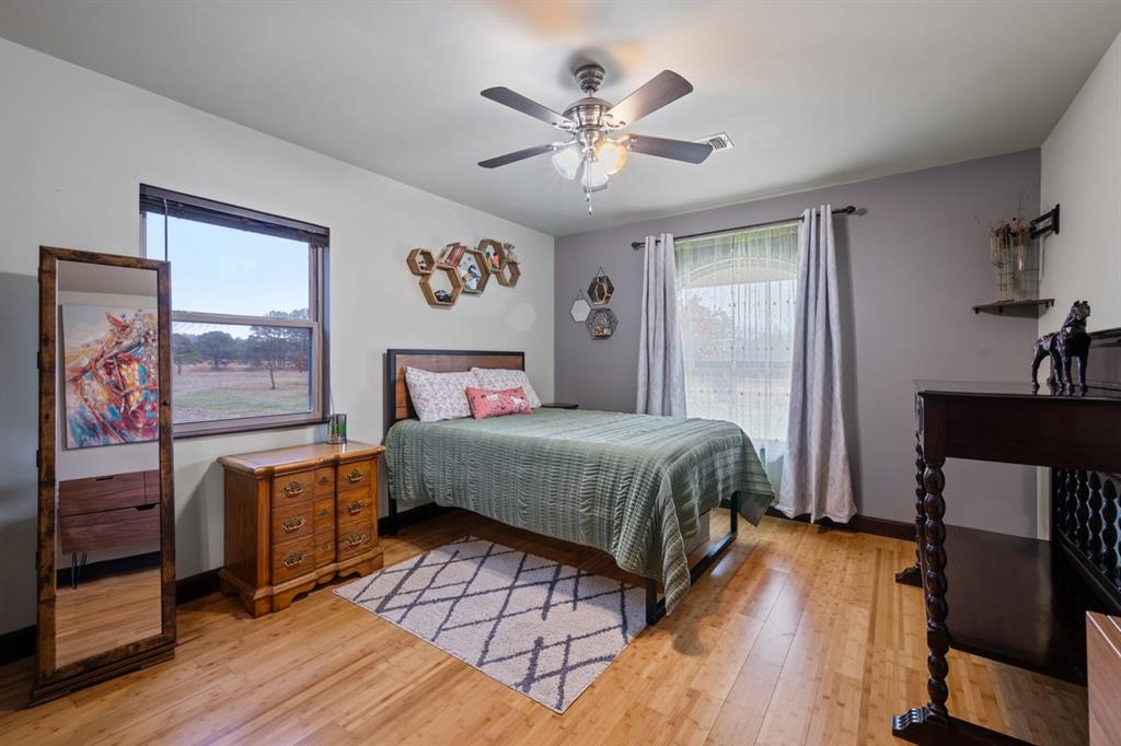 8828 SE HWY-63