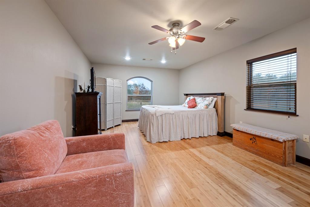 8828 SE HWY-63