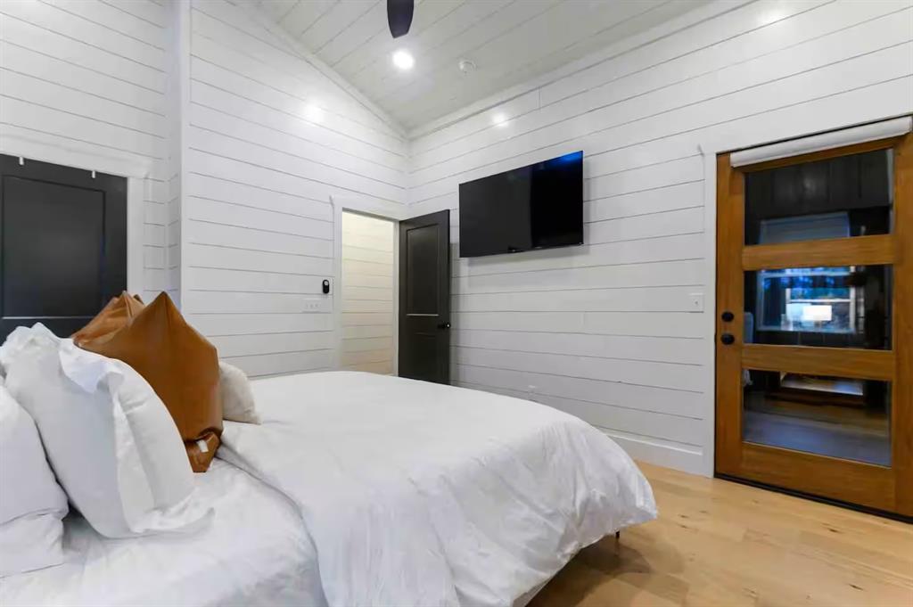 836 Timberline Trail