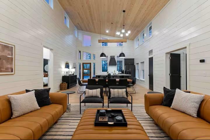 836 Timberline Trail
