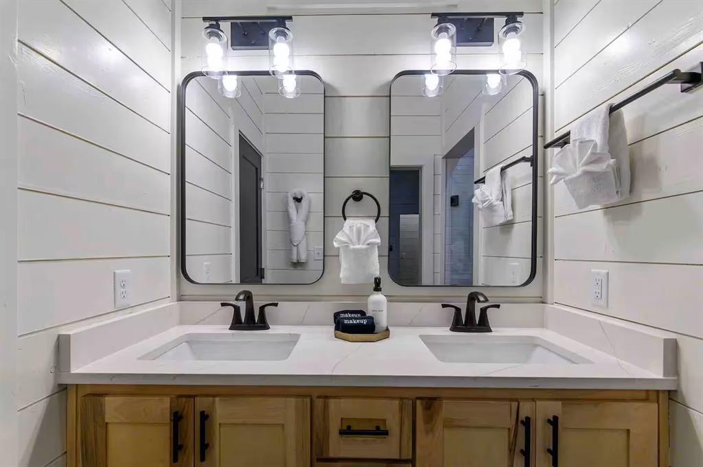 836 Timberline Trail