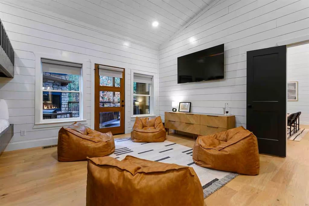 836 Timberline Trail