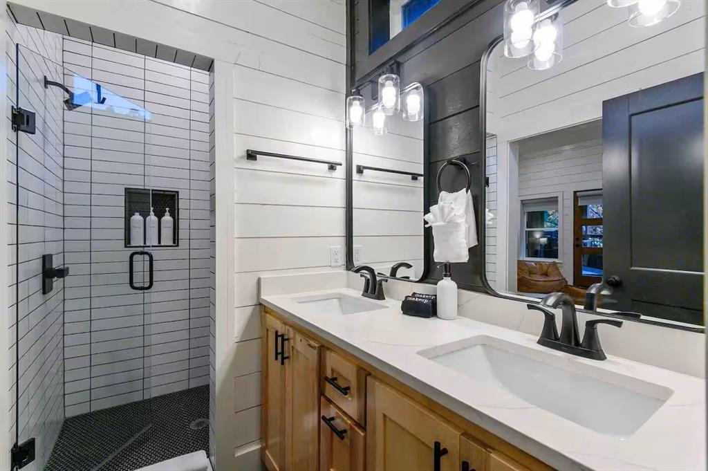 836 Timberline Trail