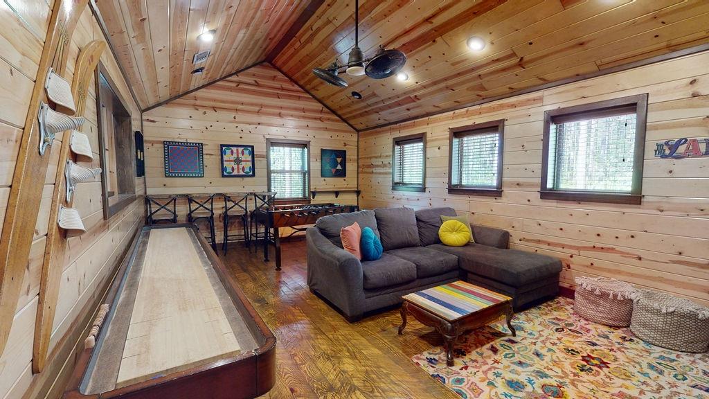 13 Whispering Pines Road