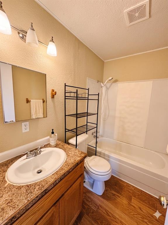 310 E Mockingbird Lane