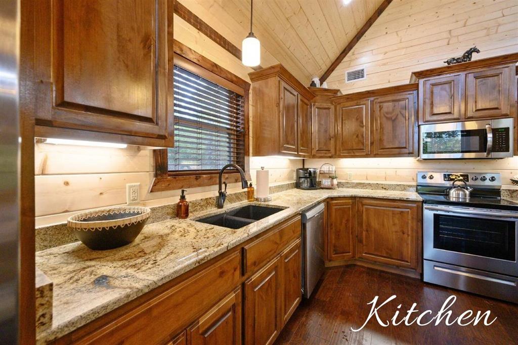 334 Carter Valley Lane