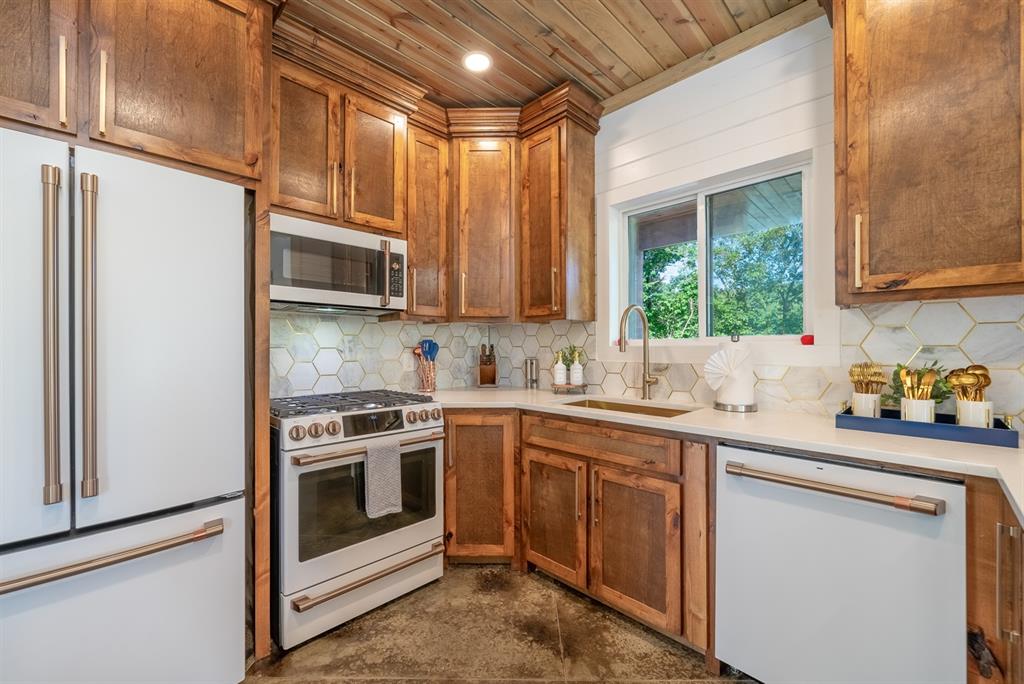 1408 N Lukfata Trail